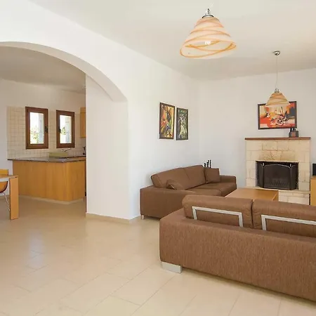 Luxury Coral Bay - Coral Olympus Hera - 4 Bedrooms - Private Swimming Pool - Distant Seaview