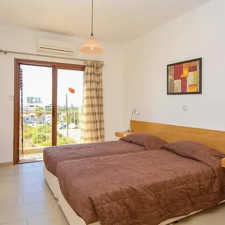 Luxury Coral Bay - Coral Olympus Hera - 4 Bedrooms - Private Swimming Pool - Distant Seaview Peyia